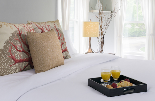 shelter island house guest room