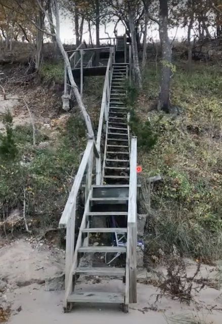 Steep Stairs : r/pools