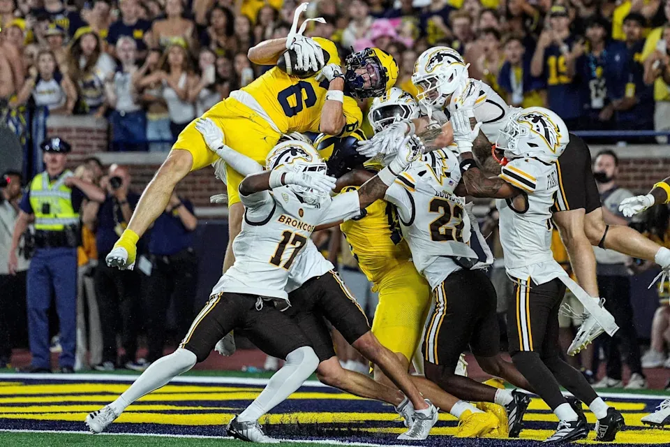 Michigan wide receiver JJ Buchanan (6) catches a 47-yard touchdown on a Hail Mary against Western Michigan to win, 13-12, as time expires in the fourth quarter at Michigan Stadium in Ann Arbor on Saturday, Sept. 5, 2026.© Junfu Han / USA TODAY NETWORK via Imagn Images